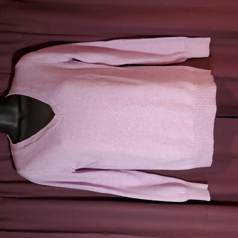 Old Navy v-neck sweater [T14]